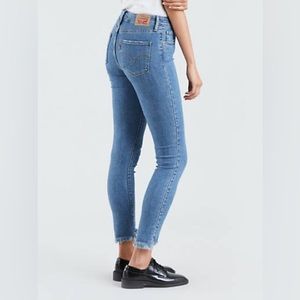 LEVI’S - 721 HIGH RISE SKINNY WOMEN'S JEANS WITH FRAYED HEM